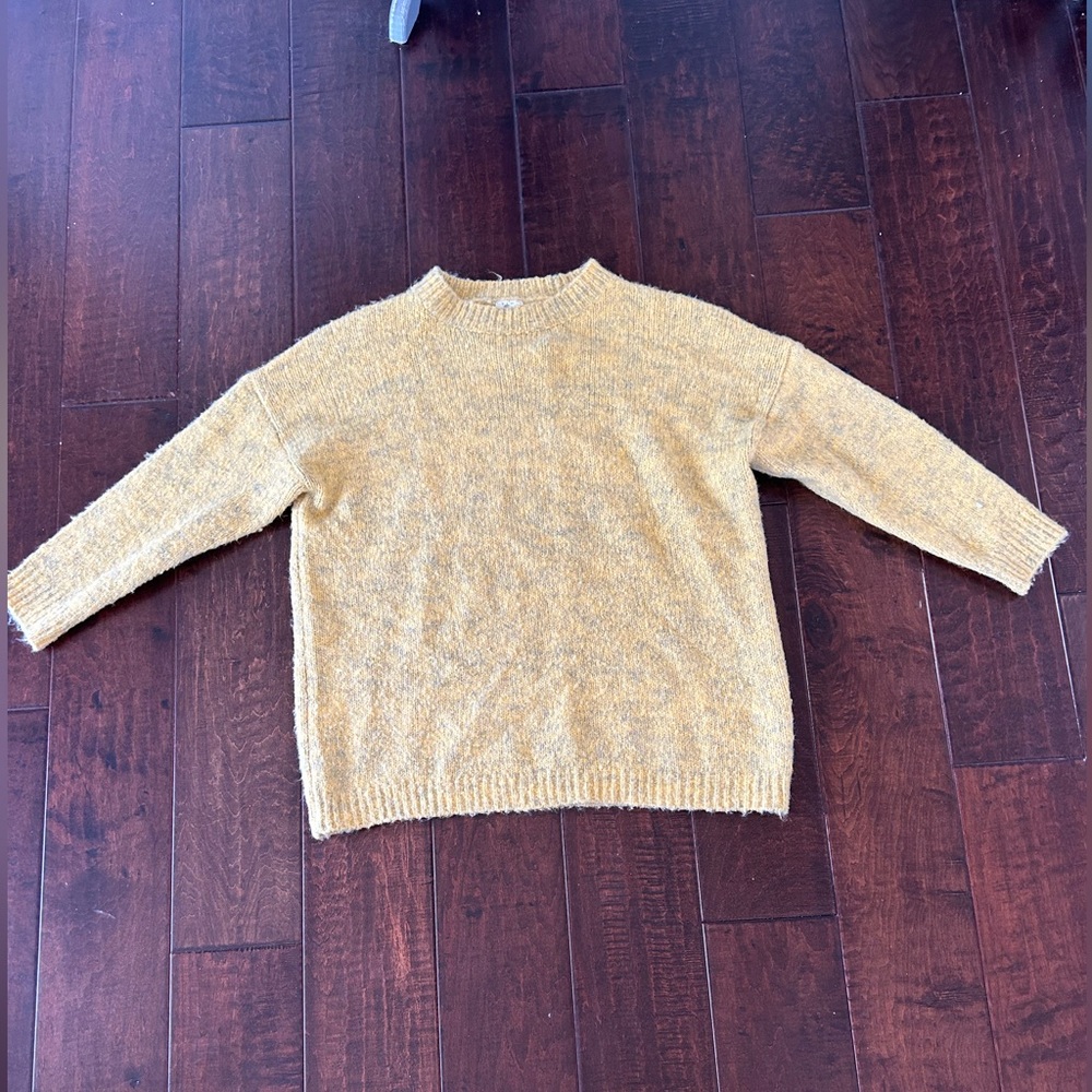 Sadie and Sage Yellow Oversized Sweater Size Small, Cozy